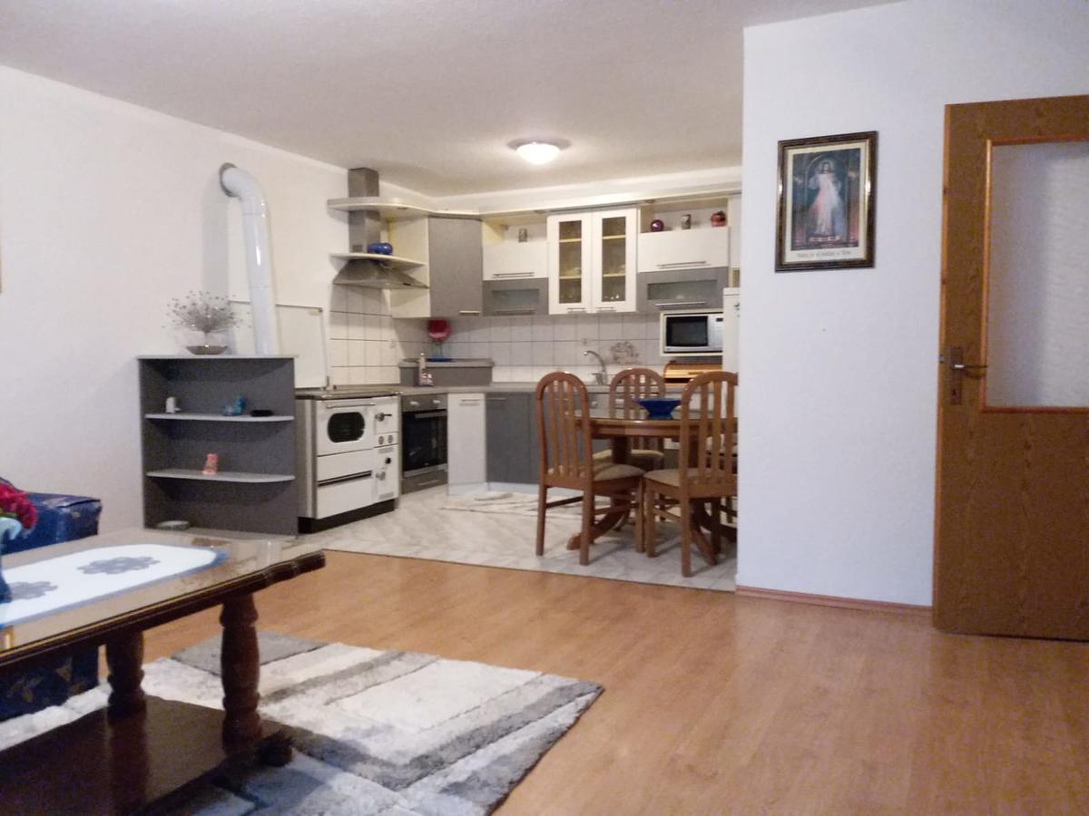 Kuca Za Odmor Sarcevic Apartment Prozor Luaran gambar