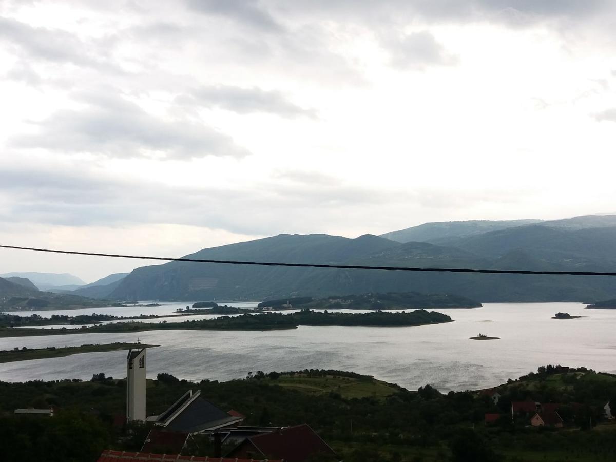 Kuca Za Odmor Sarcevic Apartment Prozor Luaran gambar