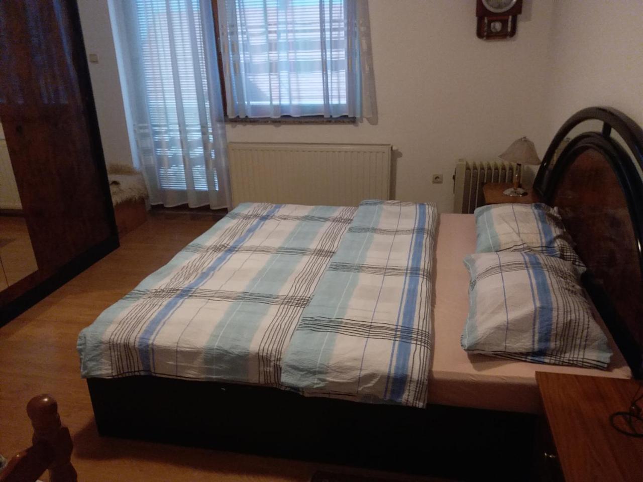 Kuca Za Odmor Sarcevic Apartment Prozor Luaran gambar